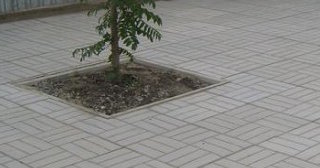 Качественная тротуарная плитка серого цвета в Красном Сулине в октябре