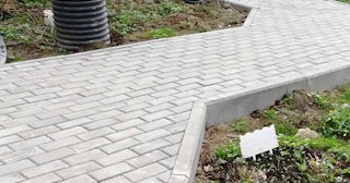Профессиональная укладка брусчатки в Красном Сулине в октябре