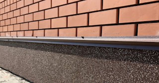 Облицовка цоколя керамогранитом в Красном Сулине в октябре