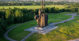 Благоустройство памятников в Красном Сулине от 919 руб. – компания ТротуарнаяПлитка