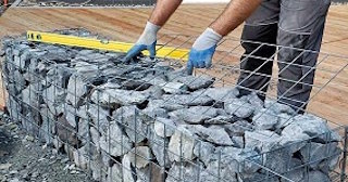 Устройство подпорной стенки из габионов в Красном Сулине в октябре